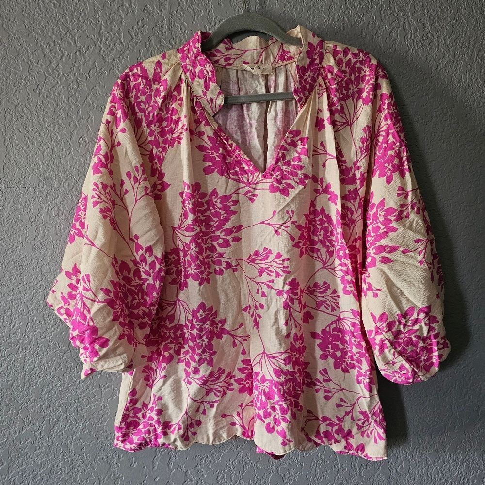 Umgee Women's Pink Floral V-Neck Blouse